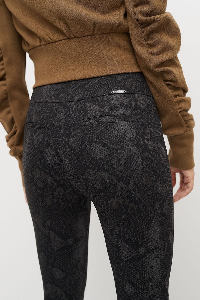 Rekucci Secret Figure Pull-on Straight Pants With Tummy Control Black/smoke-snake