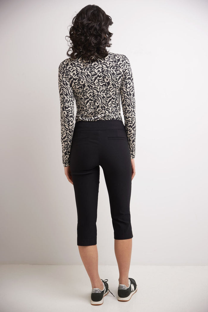 Rekucci Secret Pocket Capris With Wide Waistband Black