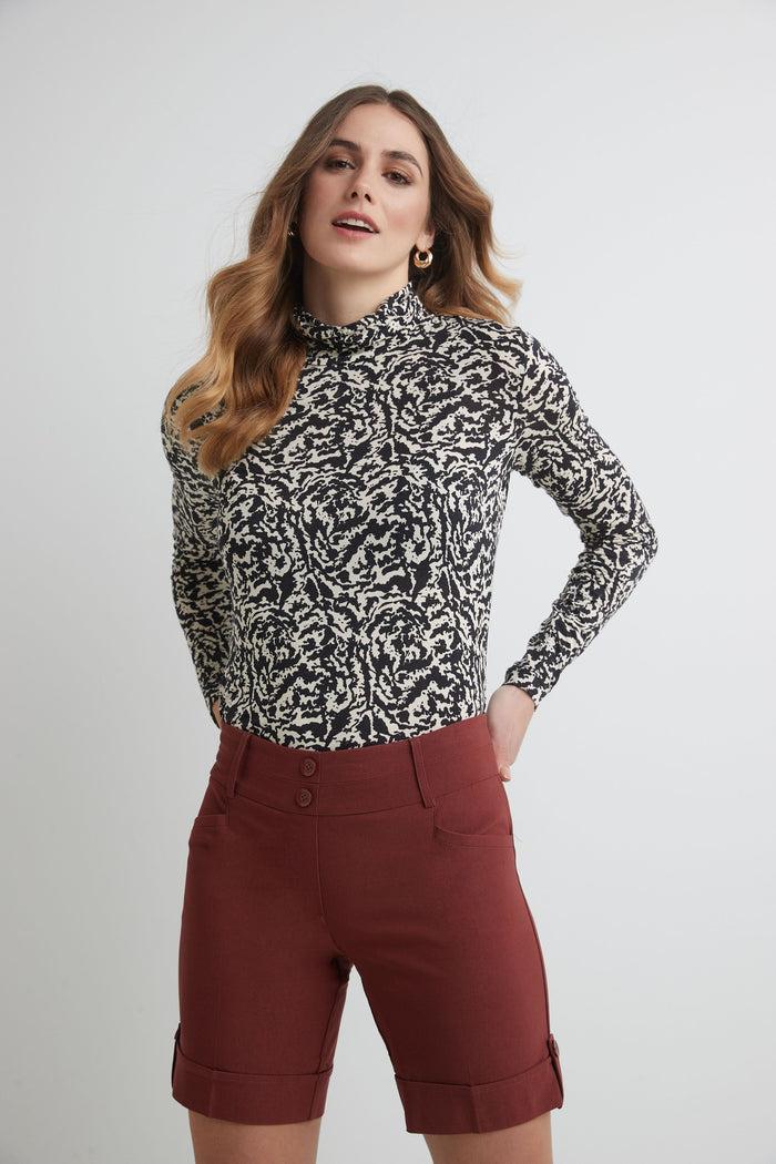 rekucci Women’s 8” Classic Shorts with Stitched Cuff terracotta