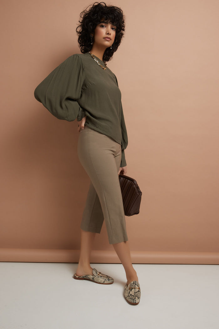 rekucci Women’s Straight Leg Capris with Chic Styling oatmeal