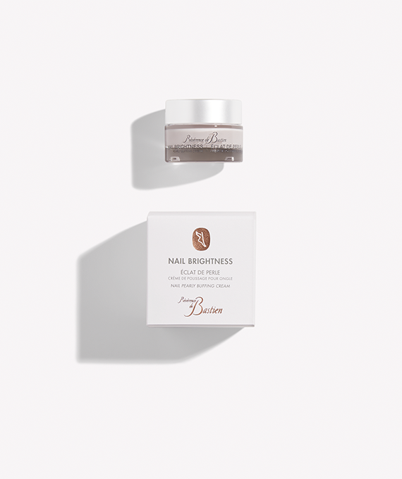 révérence de bastien L’ÉCLAT DE PERLE – Pâte à polir pour les ongles