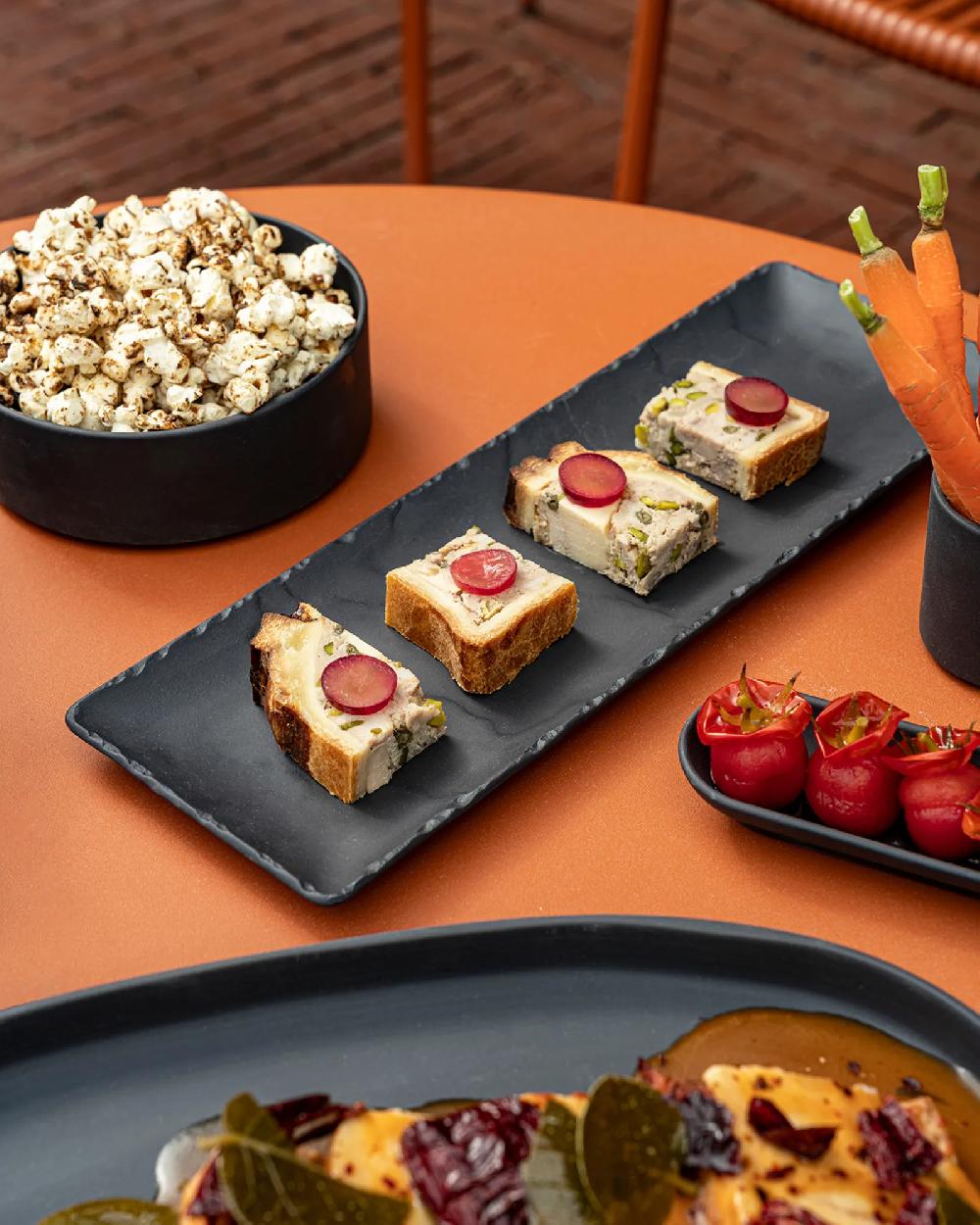 Revol Black Caractère Assiette à Pain 15 CM