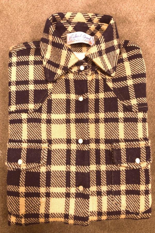 Richard Grand CHEMISE À CARREAUX BICOLORES EN MAILLE 100% CACHEMIRE. D-24043/70ML