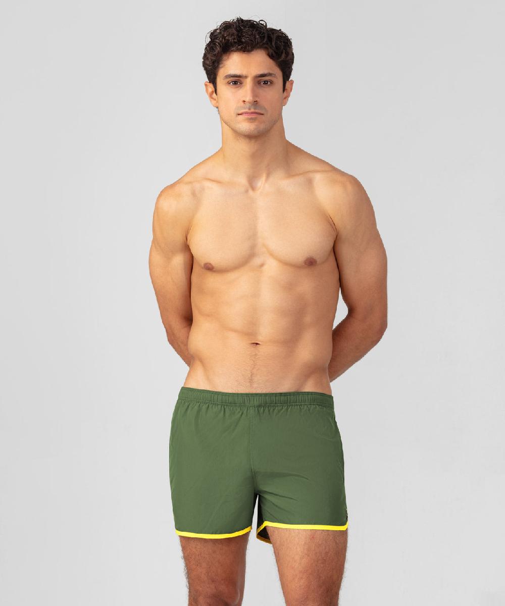 ron dorff Short de bain avec bords arrondis et bandes contrastées Vert cactus/jaune fluo