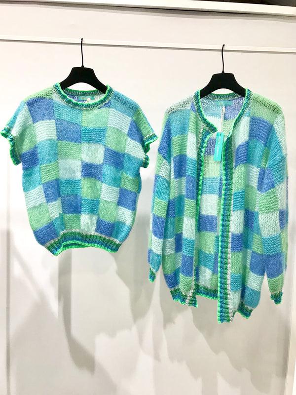 rose carmine Le pull d’Elsa 