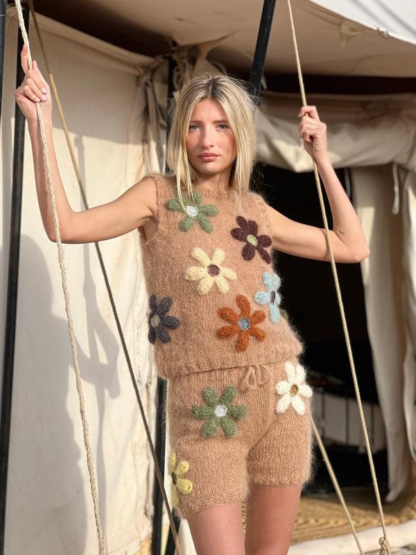 rose carmine TOP FREE FLOWERS BEIGE