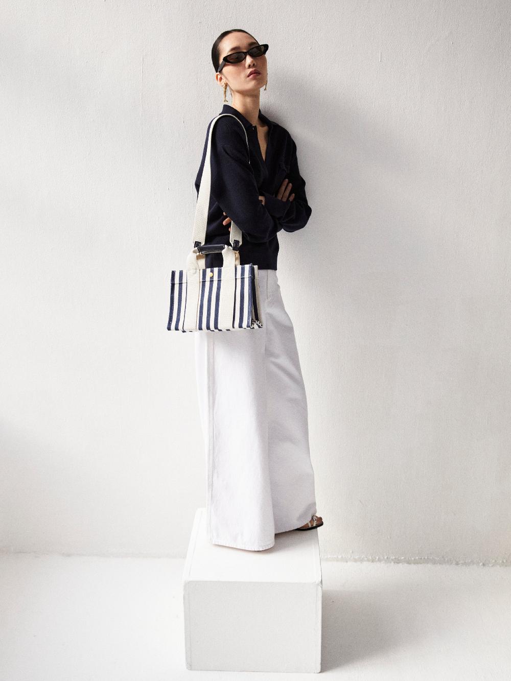 Rue De Verneuil TOTE S - PALAIS ROYAL NAVY