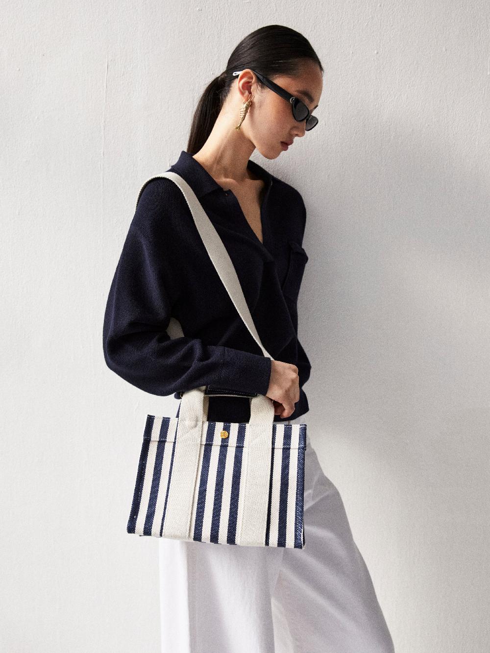 Rue De Verneuil TOTE S - PALAIS ROYAL NAVY