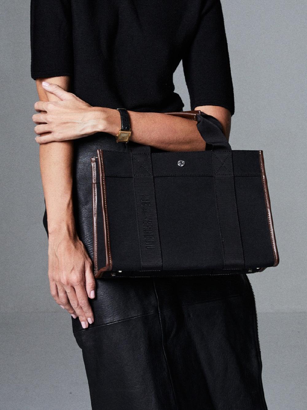 rue de verneuil TRAVELLER M - BLACK RIVE DROITE