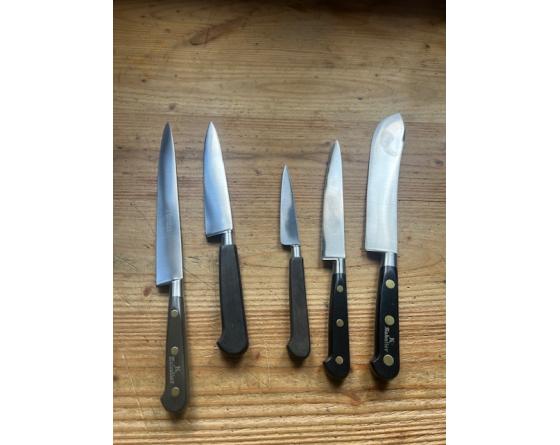 sabatier PAQUET SURPRISE INOX - un total de 60 CM de lame (minimum 3 couteaux dans le paquet) Sabatier - SURPRISE 60 CM