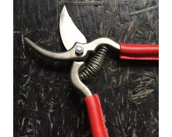 Sabatier Sécateur De Jardin 18 Cm - Revêtement Des Branches En Cuir ROUGE Locau -Thiers - 30266