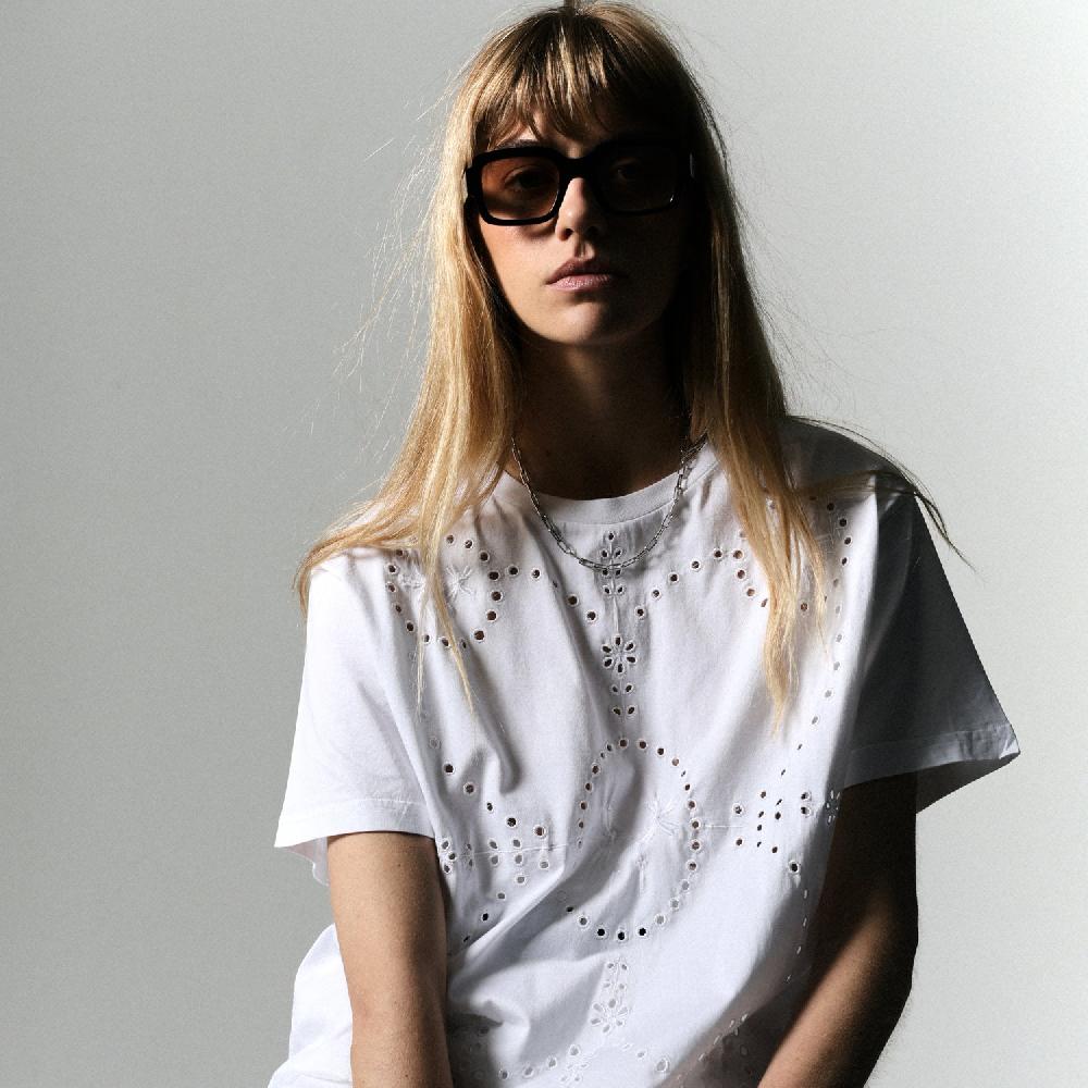 sarah de saint hubert DAISY EMBROIDERED T-SHIRT - White