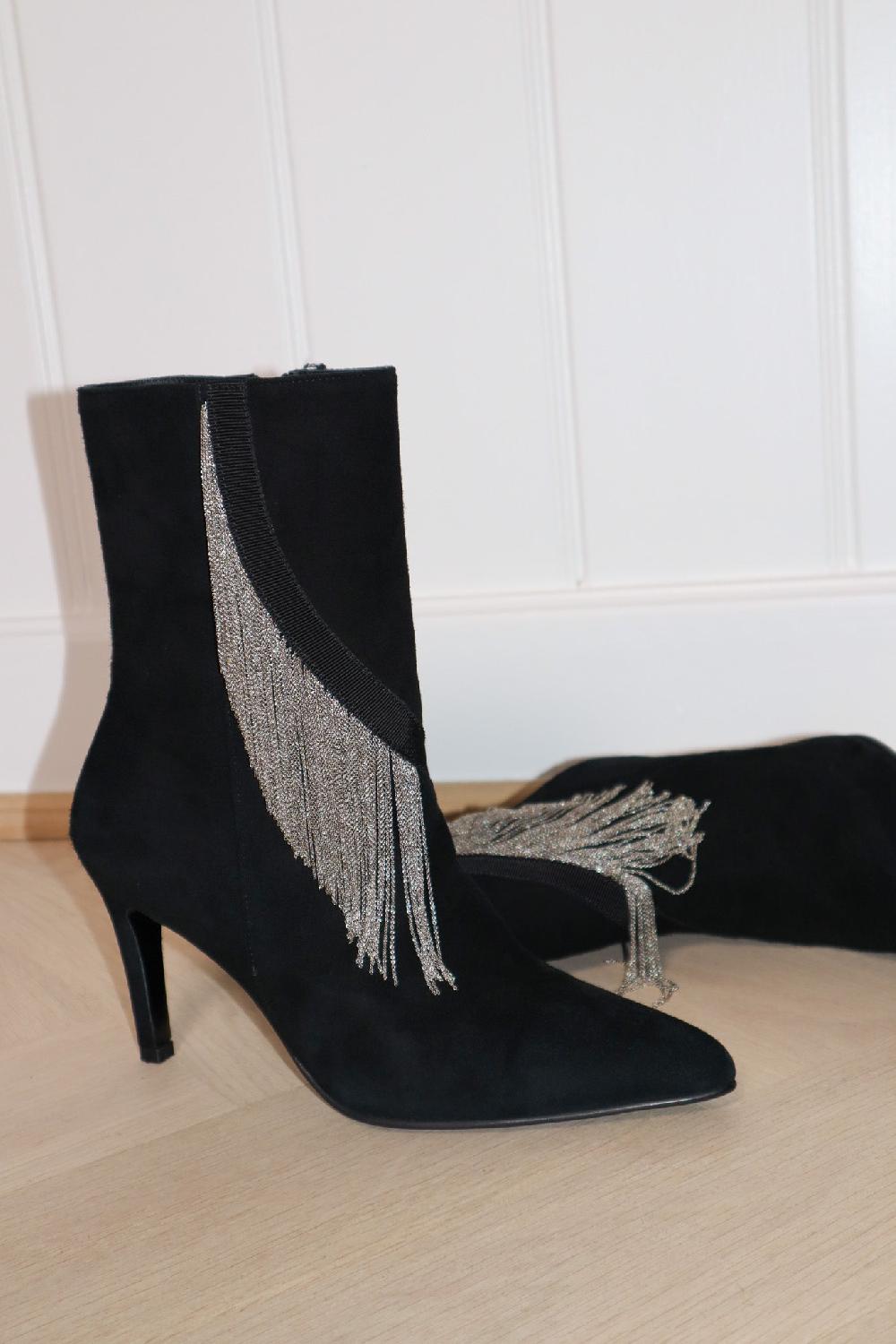 sarah De Saint Hubert FRANKIE CHAINS ANKLE BOOTS - Black