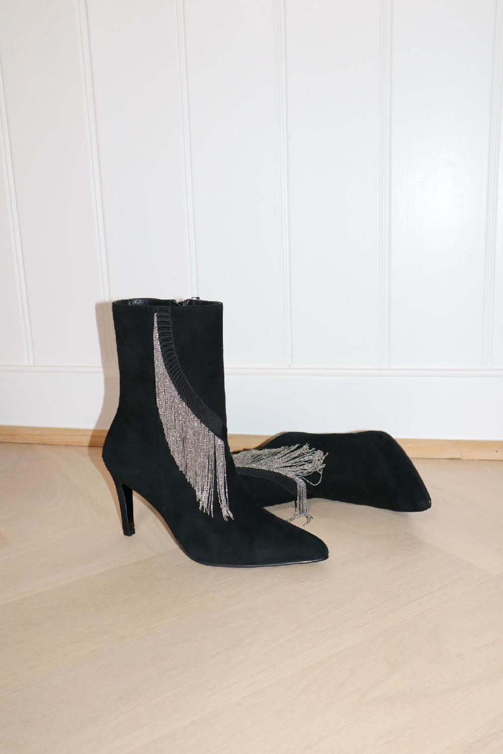 sarah de saint hubert FRANKIE CHAINS ANKLE BOOTS - Black