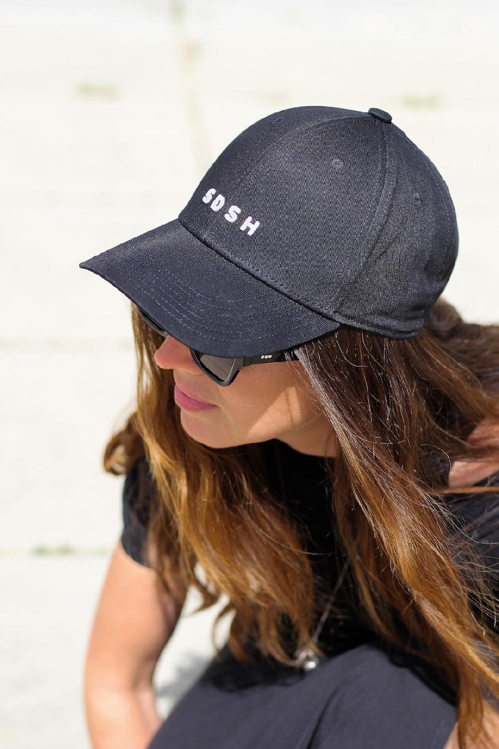 sarah de saint hubert GAELLE CAP - Black
