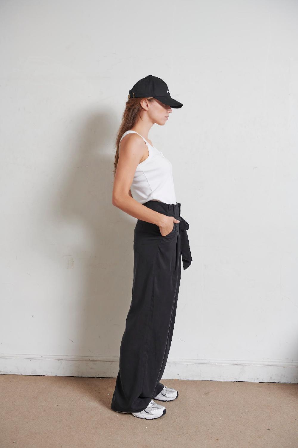 Sarah De Saint Hubert WOODY TENCEL TROUSERS - Black