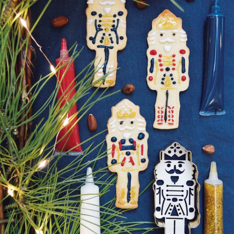 Scrapcooking Découpoir Doré + Embosseur Bois Casse-Noisette