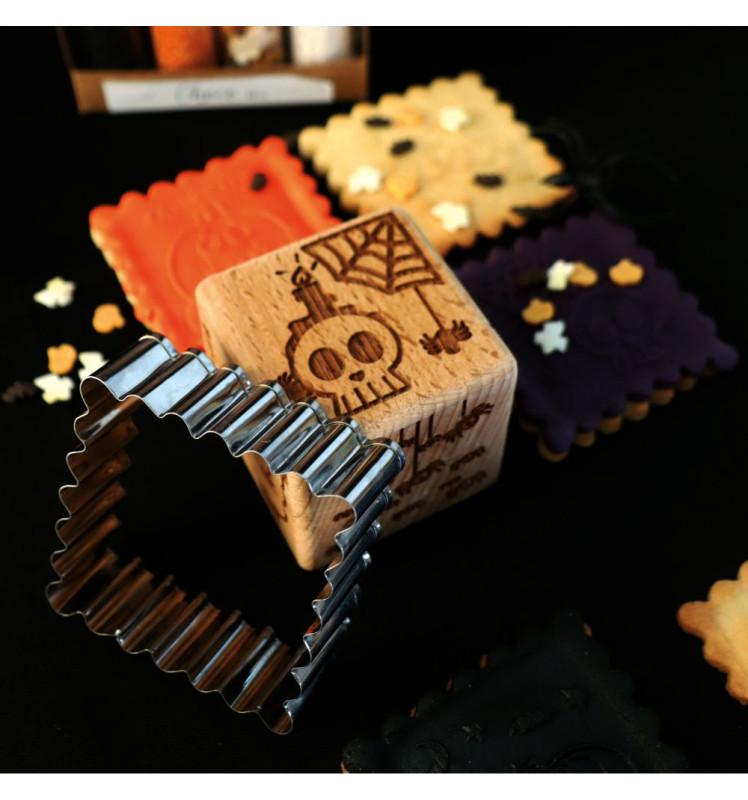 Scrapcooking Tampon Bois Biscuits "Halloween" + Découpoir
