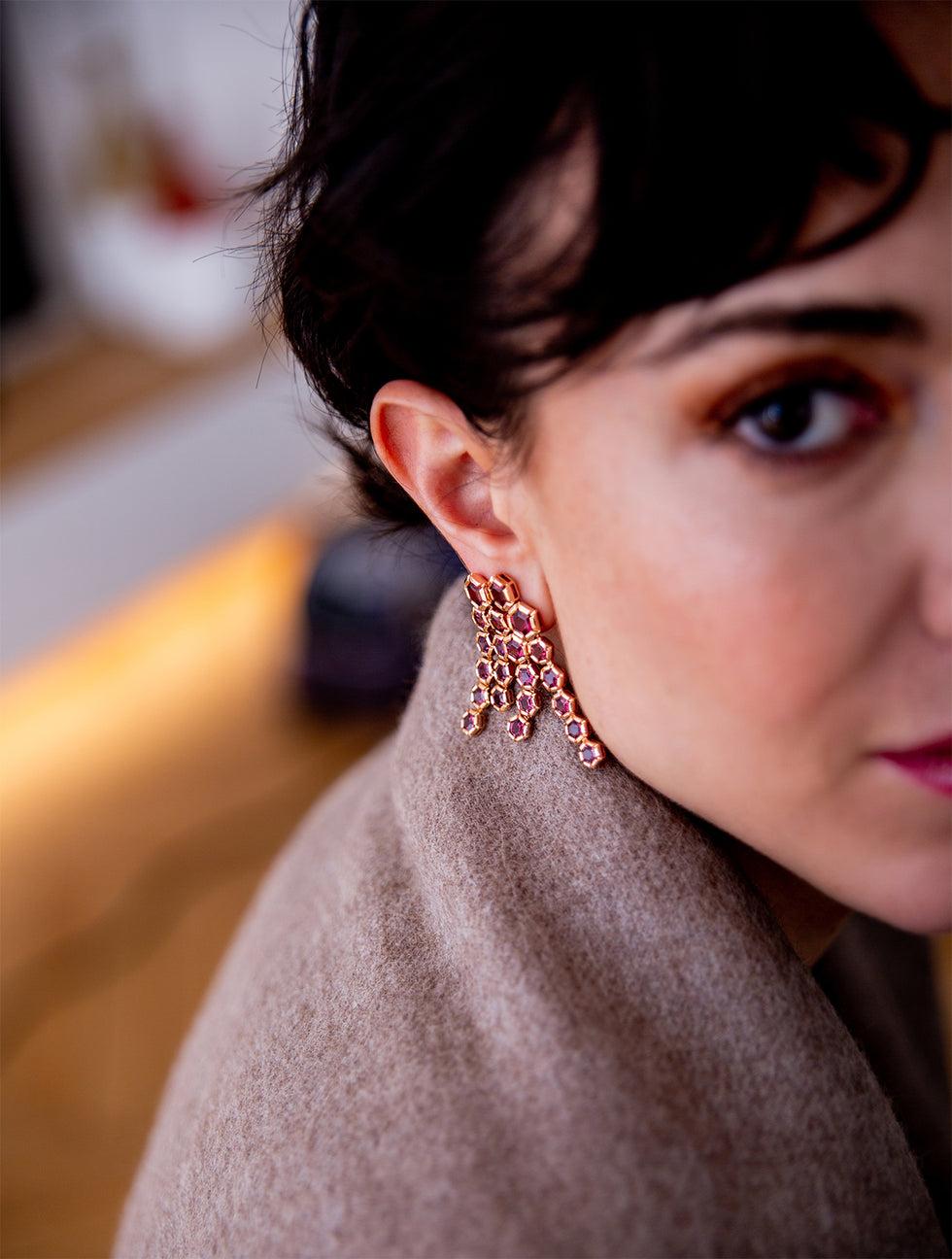 Selim Mouzannar Rose De France Boucle D'oreilleRhodolites