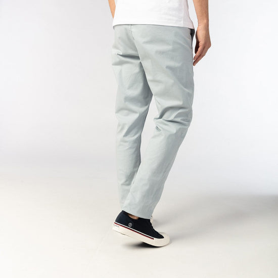 Serge Blanco Chino 702 Coupe Droite Bleu Ice