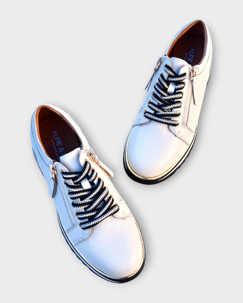 Shoes Of Soul Alfie & Evie Hosting