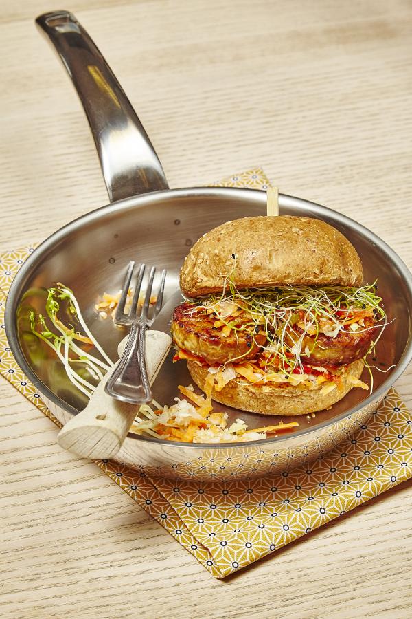 sitram Burger végétarien au tempeh coleslaw et sauce barbecue