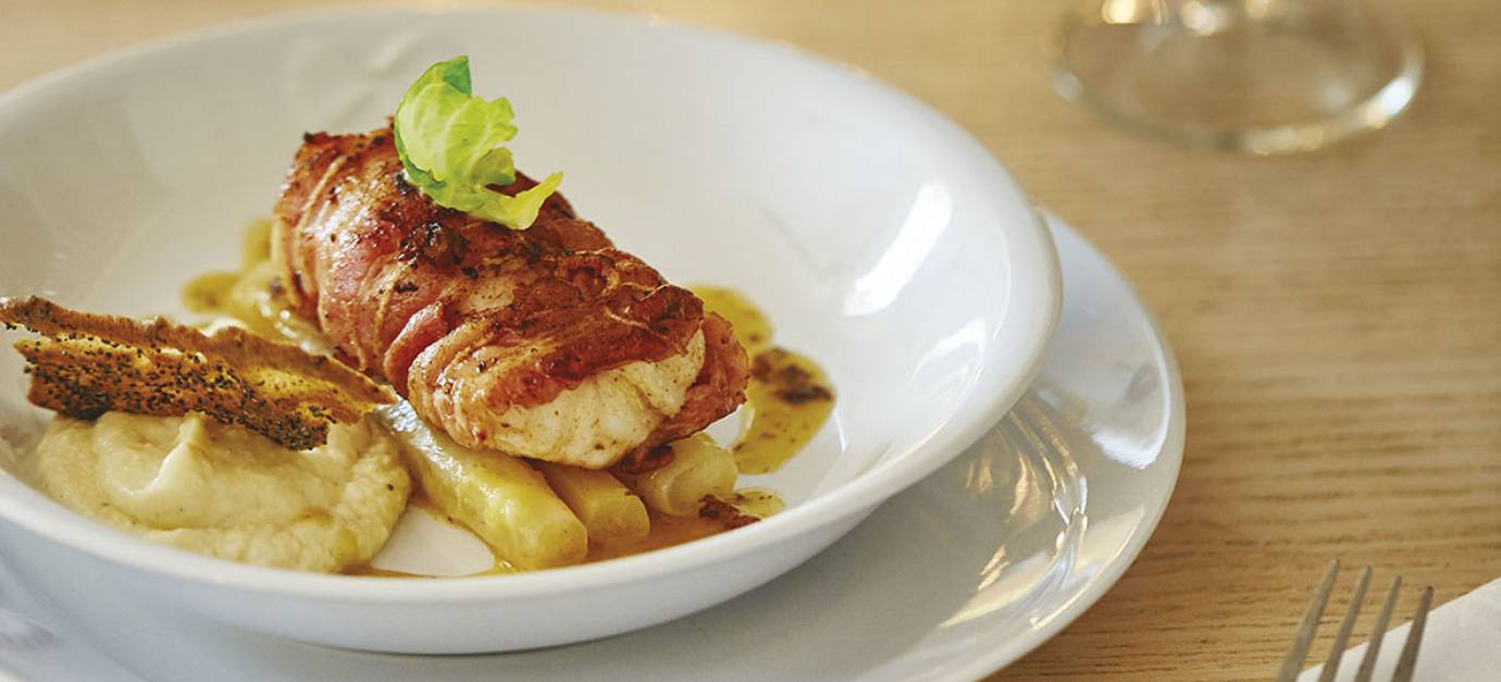 sitram Lotte rôtie poitrine croustillante purée de panais salsifis et tuile de sarrasin