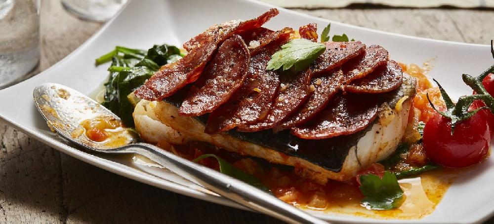 sitram Dos de cabillaud en écailles de chorizo