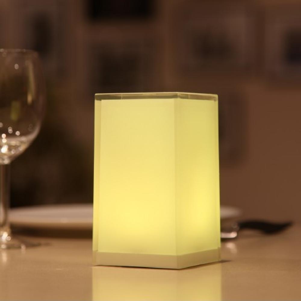 Smart And Green LAMPE DE TABLE CUB