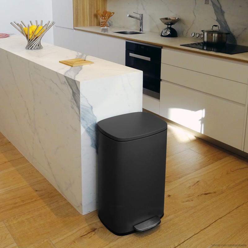 Spirella Poubelle à Pédale De Cuisine Acier AKIRA 30L Noir Mat Spirella