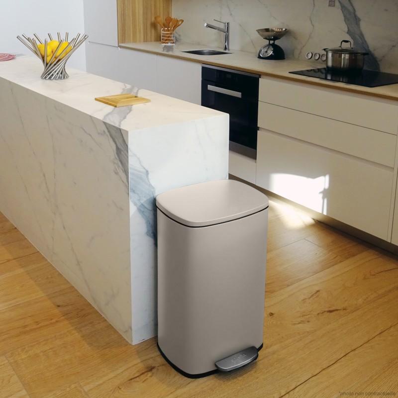 Spirella Poubelle à  Pédale De Cuisine Acier AKIRA 30L Taupe Mat Spirella
