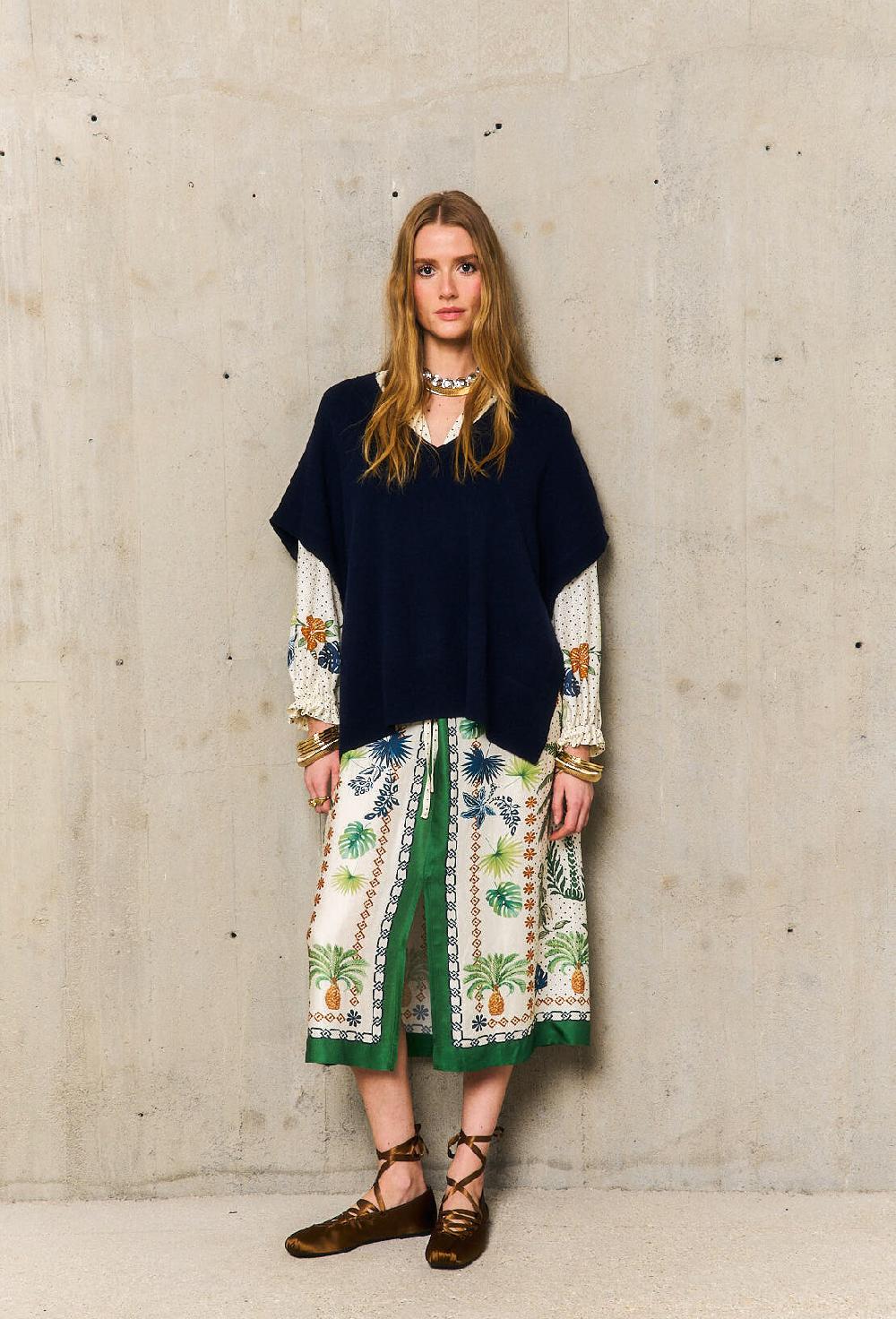 stella forest AINApull sans manches col v