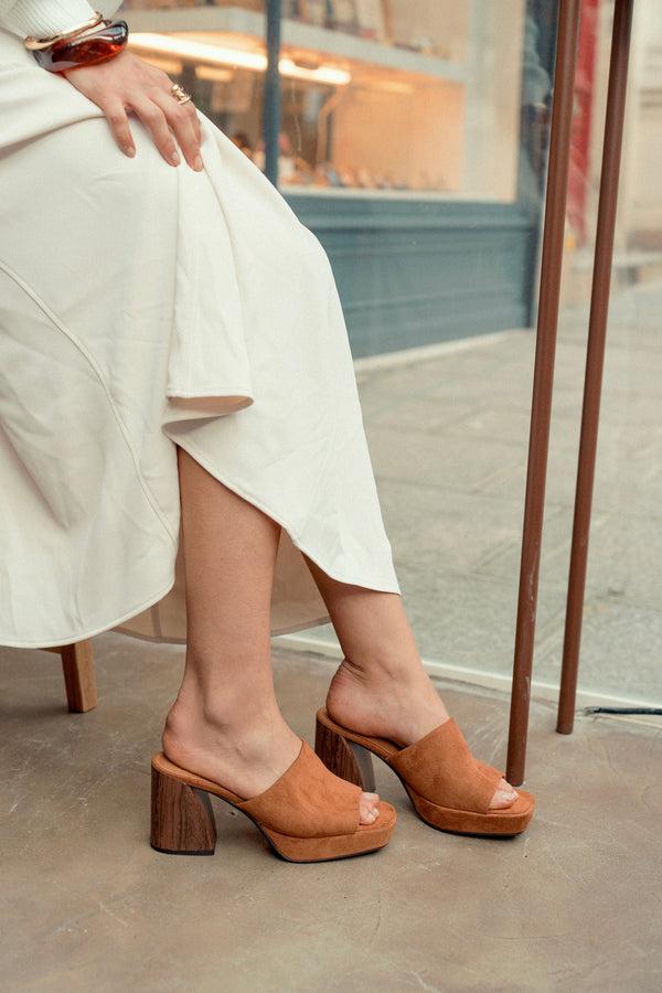 Stephan Mules En Suédine à Plateforme Camel