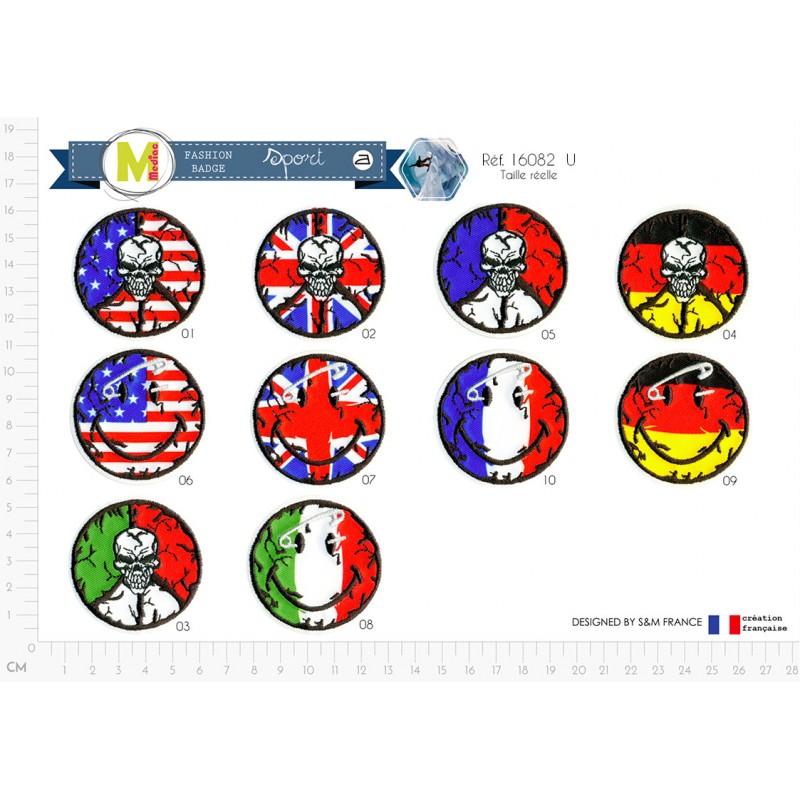 Stephanoise M16082 - M ECUSSON DRAPEAU TETE DE MORT/SMILEY 5X5