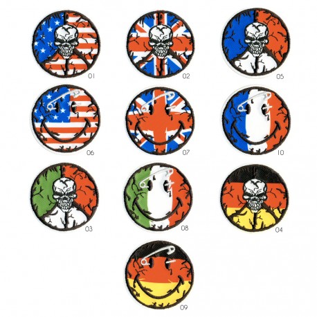 stephanoise M16082 - M ECUSSON DRAPEAU TETE DE MORT/SMILEY 5X5