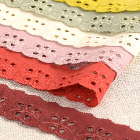 stephanoise S5862 - BRODERIE FLEURS FESTONNEE