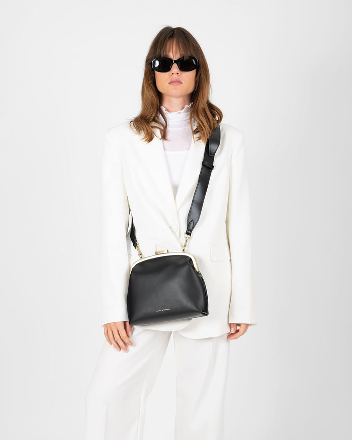 tammy and benjamin EMMA - NOIR