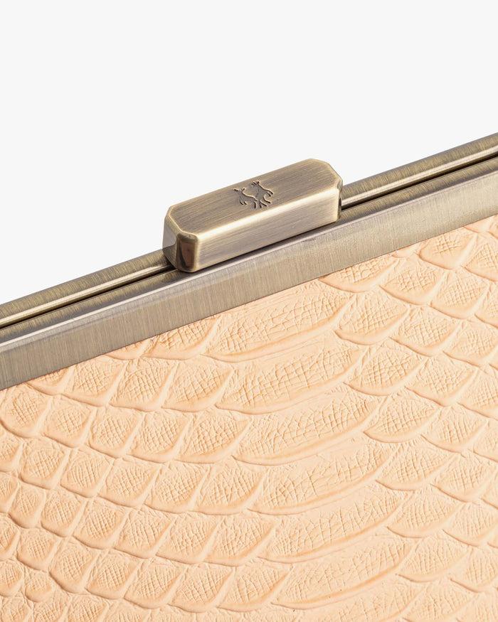 Tammy And Benjamin JEANNE - PÊCHE EMBOSSÉ