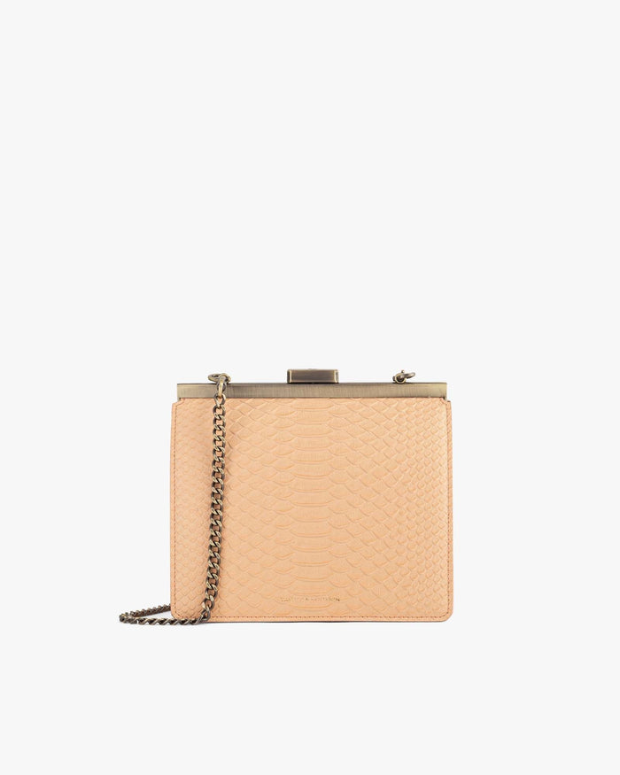 tammy and benjamin JEANNE - PÊCHE EMBOSSÉ