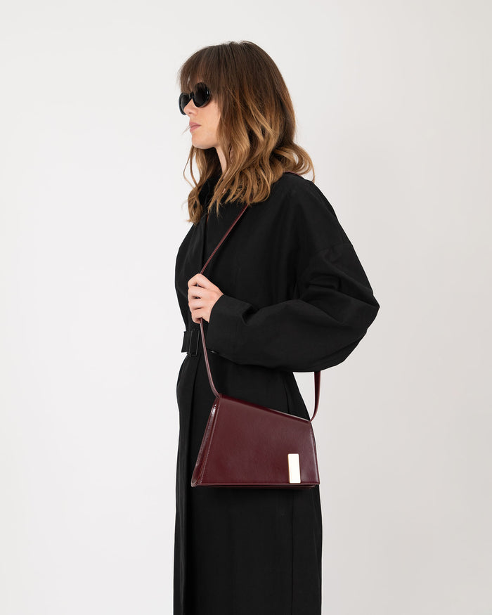 Tammy And Benjamin TARA - MAHOGANY