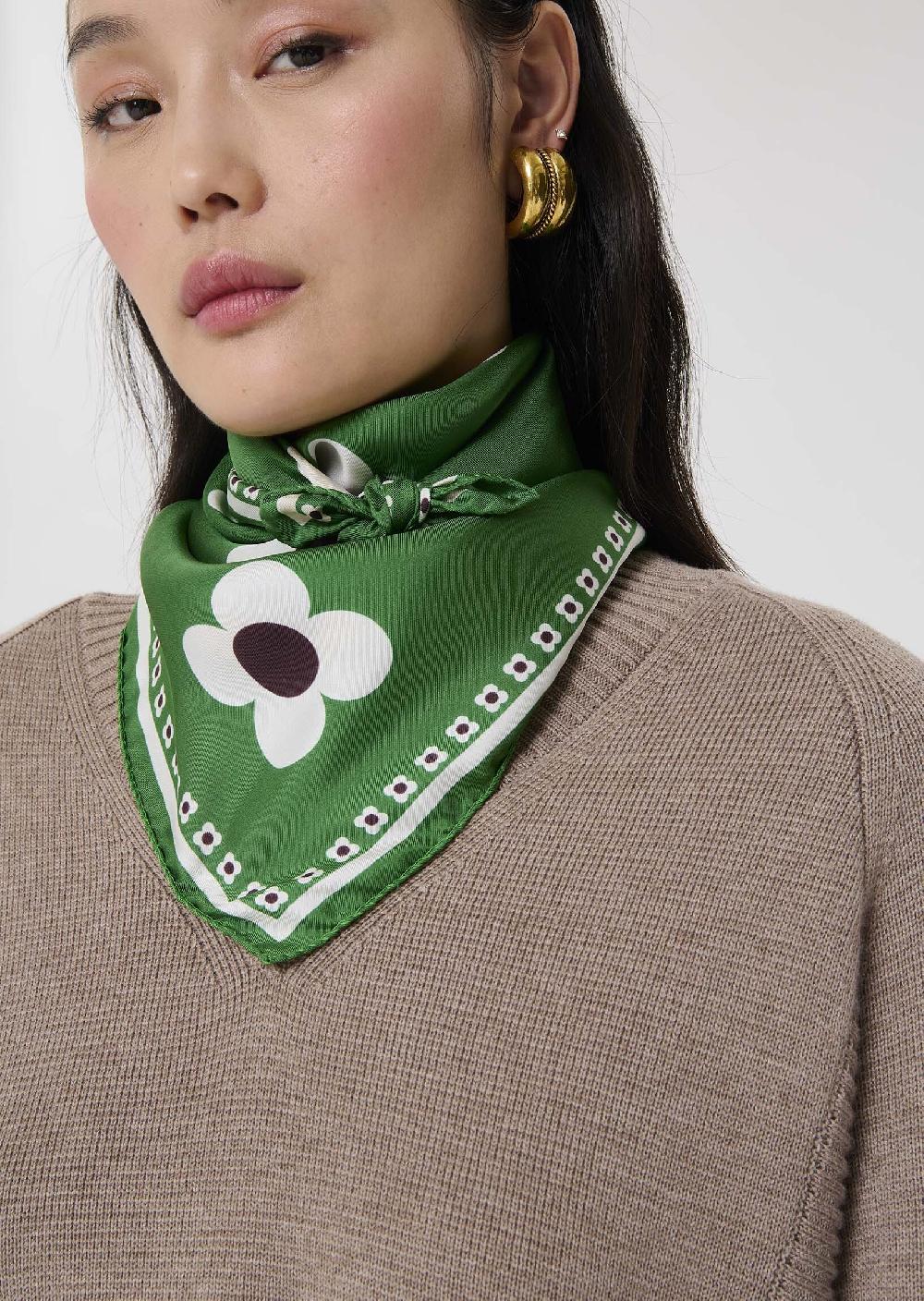 tara jarmon Carré de soie Edmavert imprimé fleurs