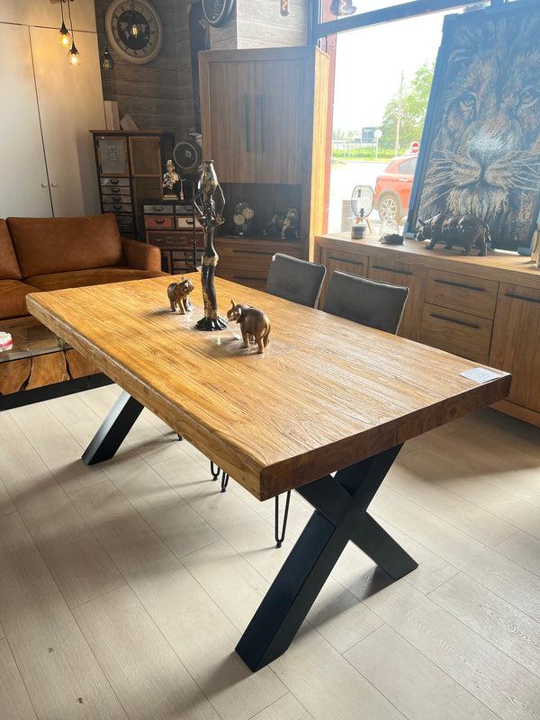 The Home Deco Factory Table En Teck EMOTA 180
