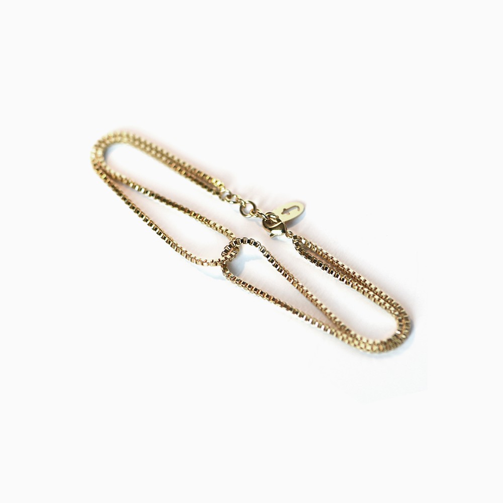 titlee Bracelet Pearson