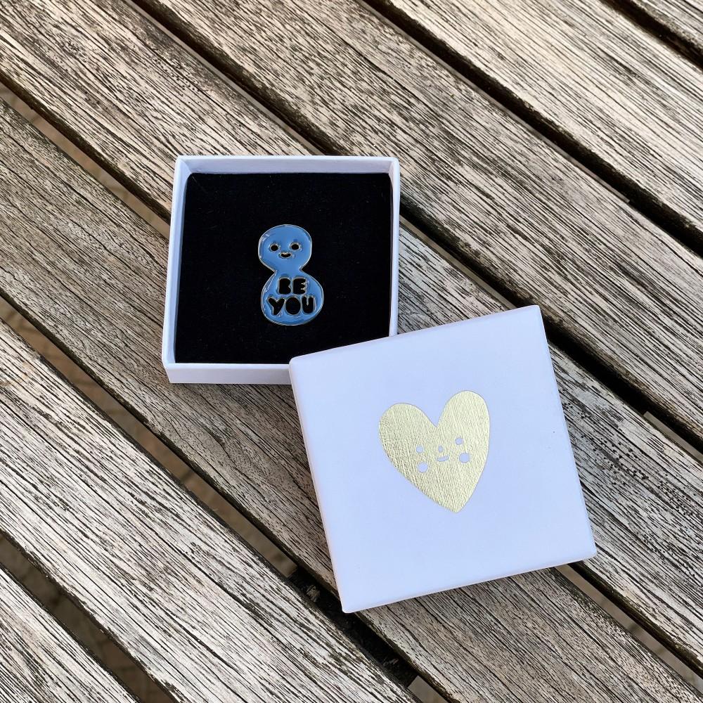 Titlee Pin's Rainbow X Suzy Ultman