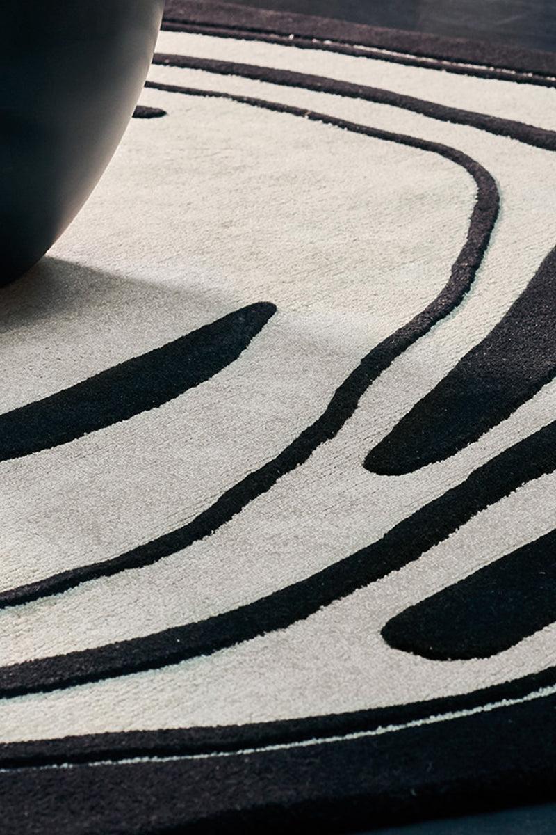 Toulemonde Bochart Fragment Noir Blanc Tapis Noir Et Blanc En Laine Et Viscose