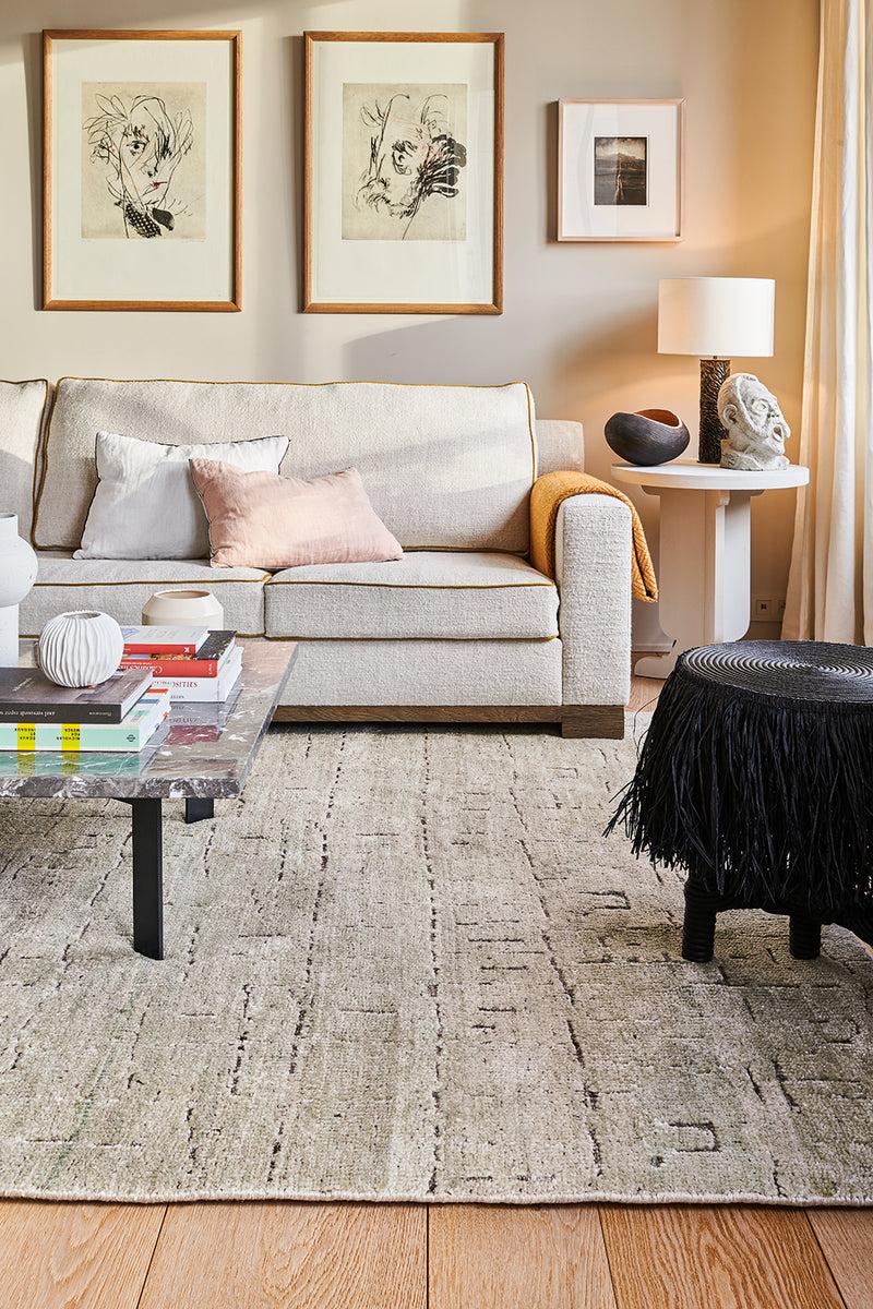 Toulemonde Bochart Glyphe Or Tapis Beige En Soie Recyclée