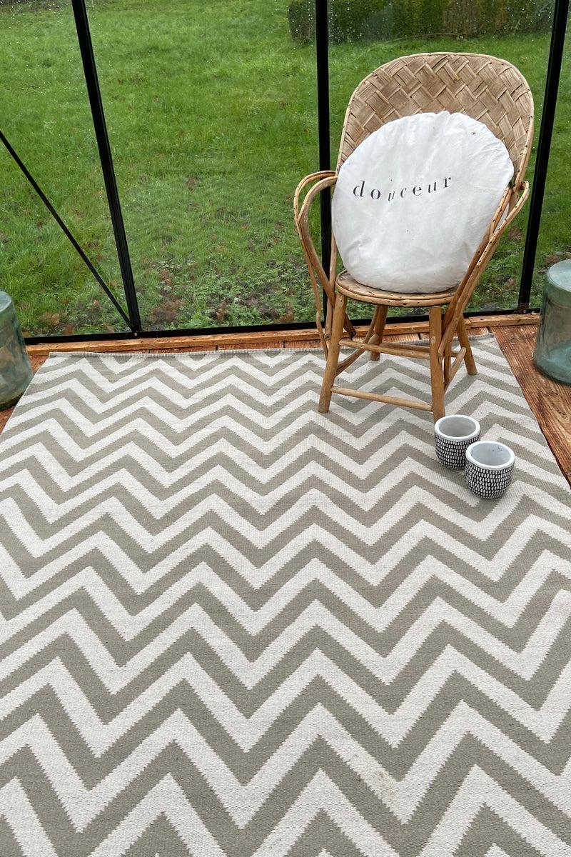 Toulemonde Bochart Zig Zag Pierre Tapis Gris En Polyester