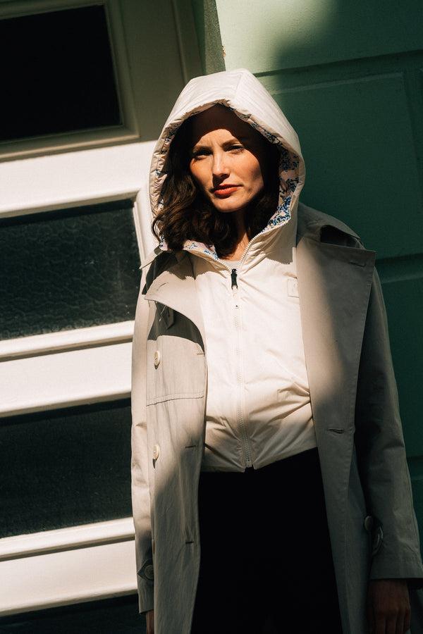 Trench & Coat France Capuche accessoire réversible fantaisie tissu déperlant crème Printemps-Été 2025