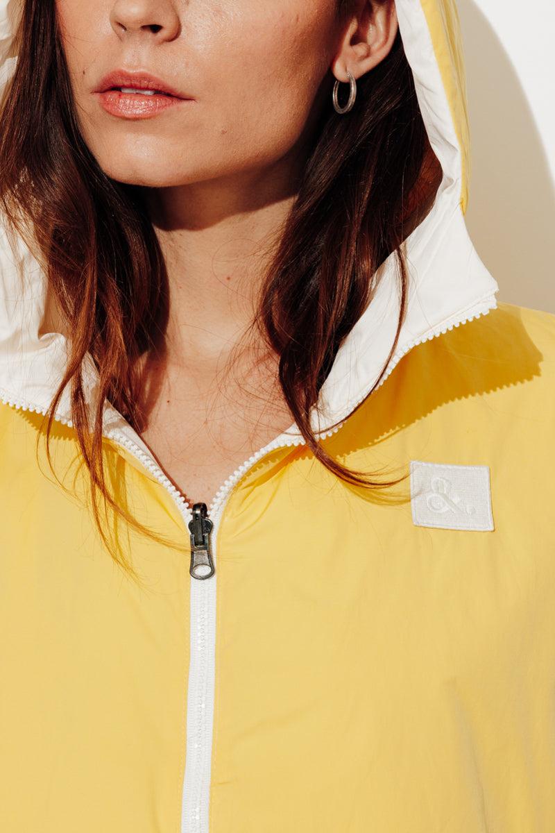 Trench & Coat France Capuche Accessoire Tissu Déperlant Jaune Printemps-Été 2025