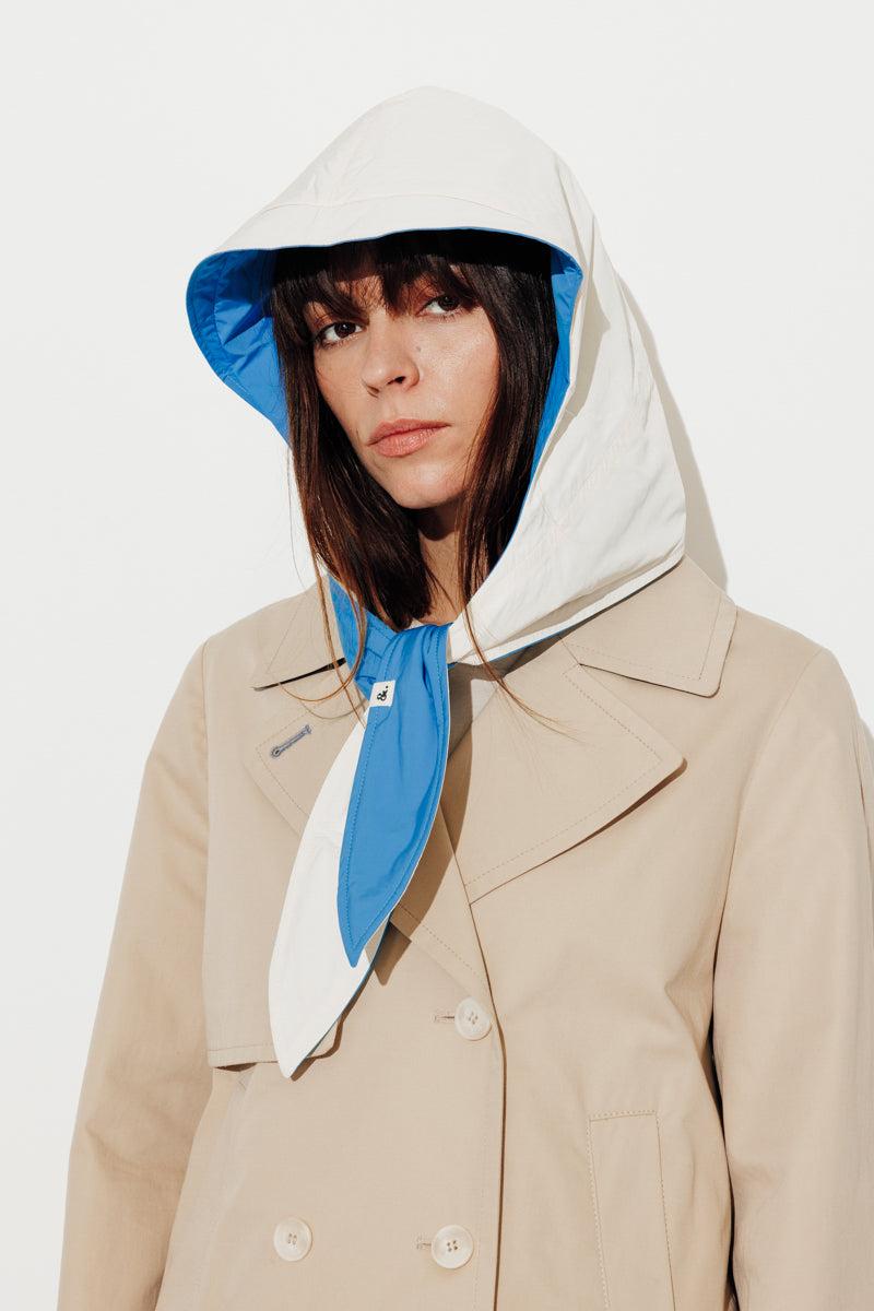 Trench & Coat France Capuche Réversible Esprit Foulard Bleu Printemps-Été 2025